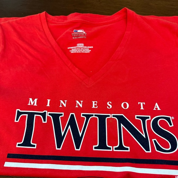 Minnesota Twins V-Neck Red T-Shirt Size Medium - Picture 2 of 6